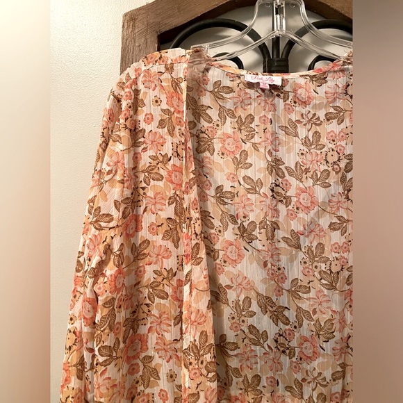 Floral Sheer duster. - Picture 2 of 6